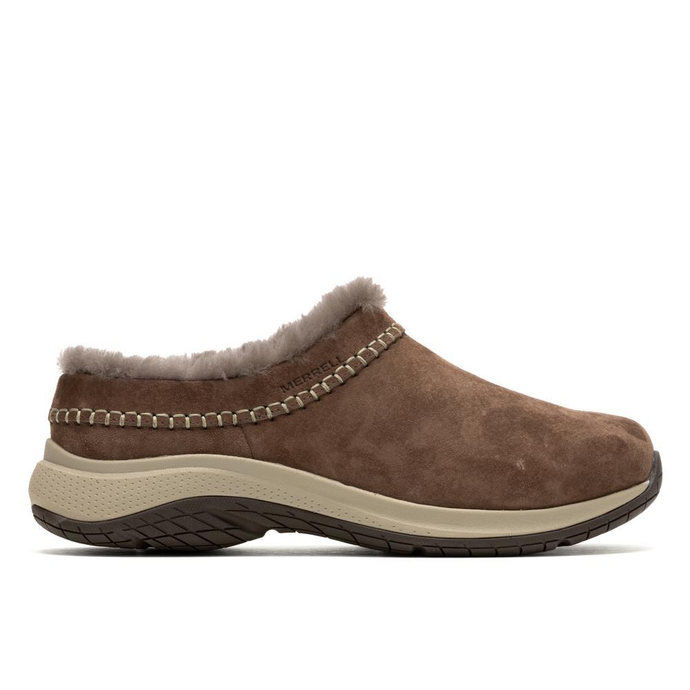 “Cozy winter slip-on shoe with plush sheepskin lining, perfect for warmth and comfort during cold weather.”